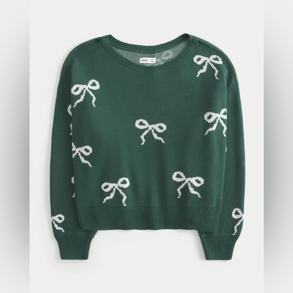 Hollister | NWT Slouchy Bow Graphic Sweater